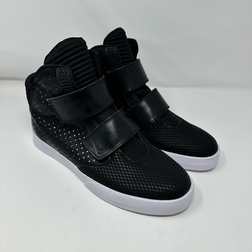 New Men’s Size 10 Nike Premium Black Flystepper 2K3 Sneakers